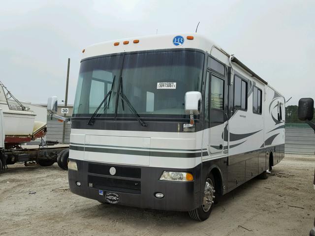 5B4MP67G333370547 - 2003 HOLI VACATIONER WHITE photo 2