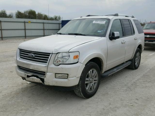 1FMEU6FE6AUA90079 - 2010 FORD EXPLORER L WHITE photo 2