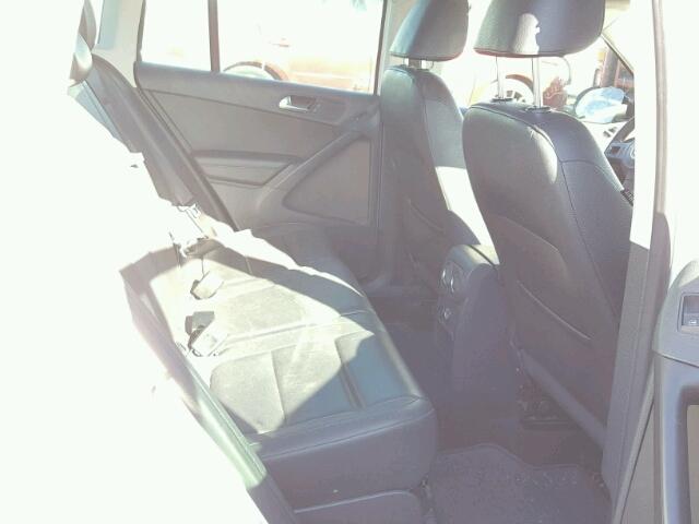 WVGAV7AX0CW582009 - 2012 VOLKSWAGEN TIGUAN S WHITE photo 6