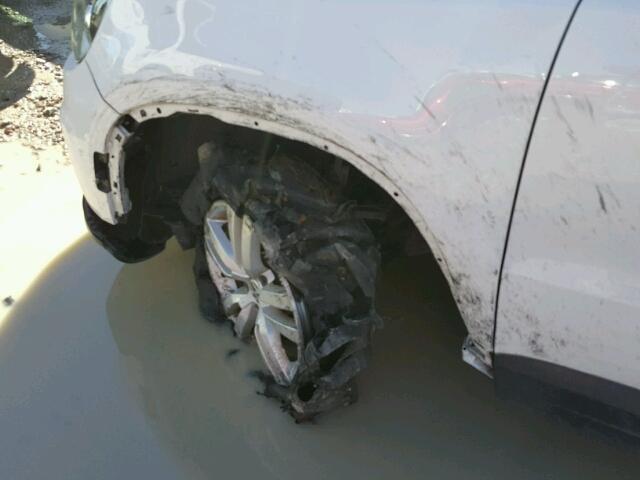 WVGAV7AX0CW582009 - 2012 VOLKSWAGEN TIGUAN S WHITE photo 9