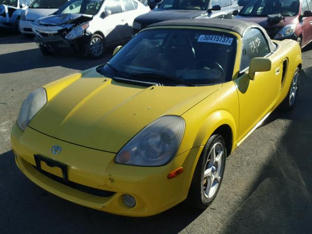 JTDFR320530063274 - 2003 TOYOTA MR2 SPYDER YELLOW photo 2