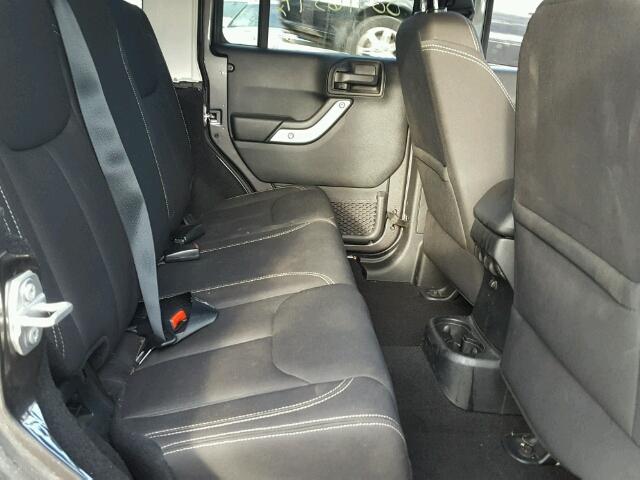 1C4BJWEG6HL547122 - 2017 JEEP WRANGLER U GRAY photo 6