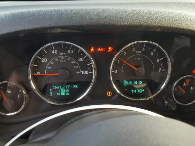 1C4BJWEG6HL547122 - 2017 JEEP WRANGLER U GRAY photo 8