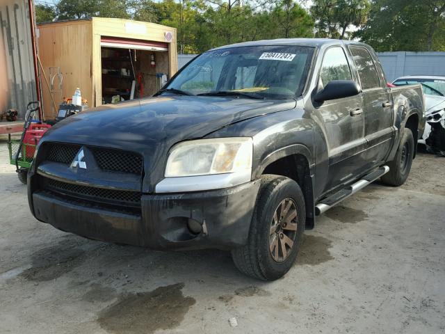 1Z7HC28K47S265759 - 2007 MITSUBISHI RAIDER LS BLACK photo 2