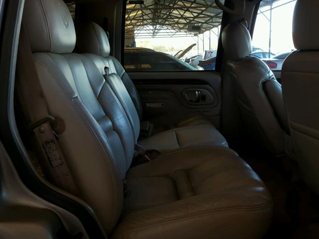 1GYEK63R7YR206737 - 2000 CADILLAC ESCALADE L GOLD photo 6