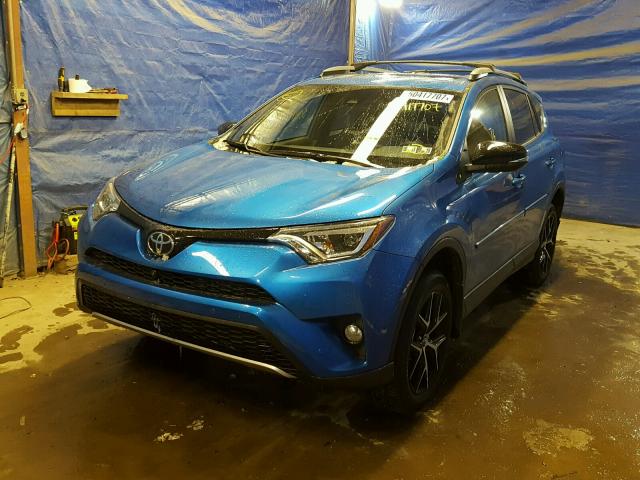 JTMJFREV5HJ711128 - 2017 TOYOTA RAV4 SE BLUE photo 2