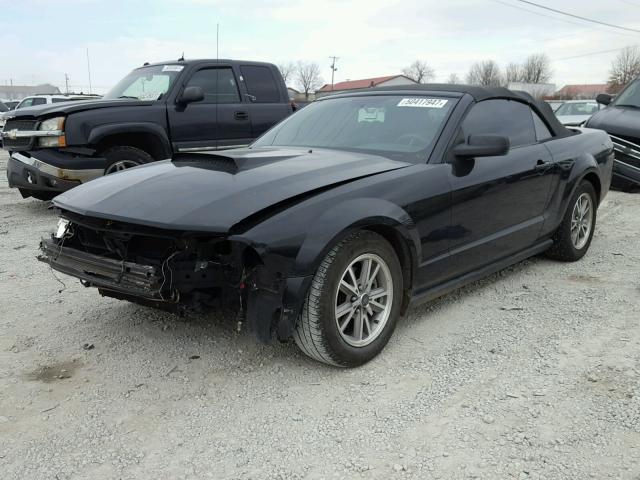 1ZVFT84N355188610 - 2005 FORD MUSTANG BLACK photo 2