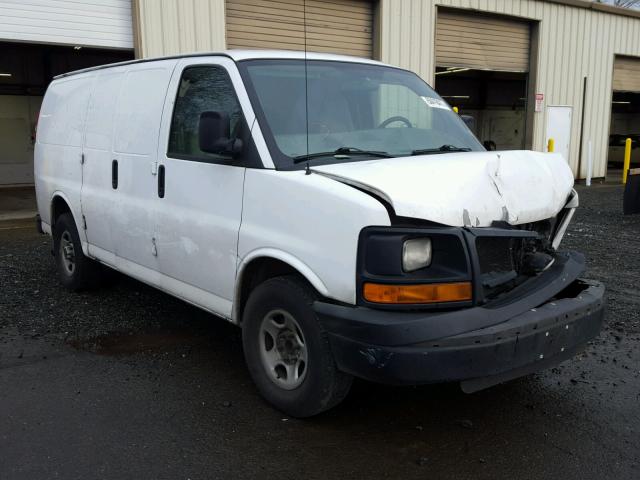 1GTFG15X581137359 - 2008 GMC SAVANA G15 WHITE photo 1