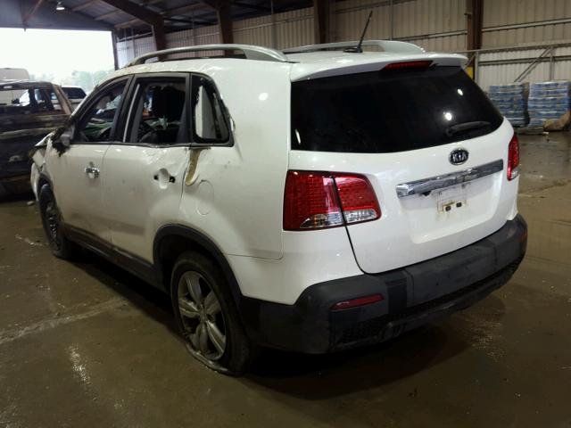 5XYKU4A22DG391852 - 2013 KIA SORENTO EX WHITE photo 3