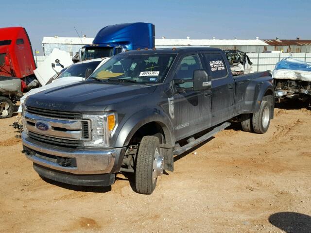 1FT8W4DTXHEE46300 - 2017 FORD F450 SUPER GRAY photo 2