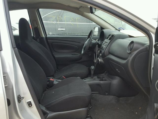 3N1CN7AP1CL845596 - 2012 NISSAN VERSA S SILVER photo 5