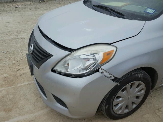 3N1CN7AP1CL845596 - 2012 NISSAN VERSA S SILVER photo 9