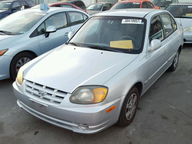 KMHCG45C23U476617 - 2003 HYUNDAI ACCENT GL SILVER photo 2