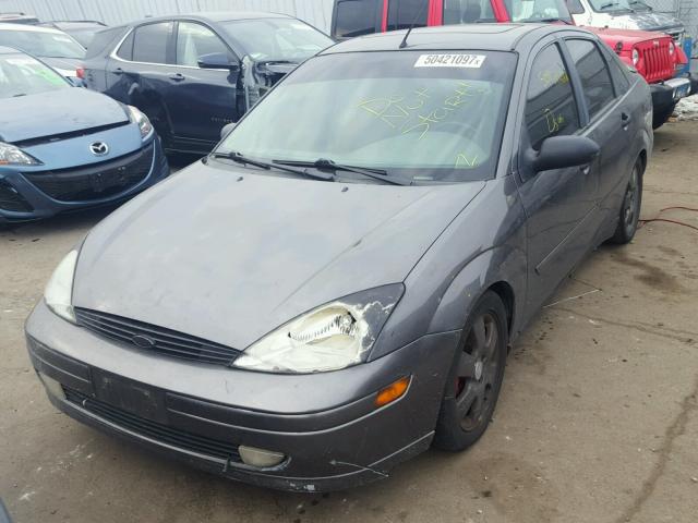 1FAFP38352W178823 - 2002 FORD FOCUS ZTS GRAY photo 2