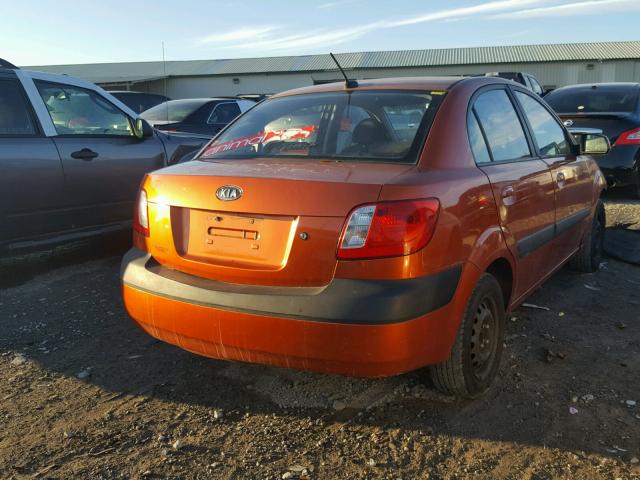 KNADE223396462937 - 2009 KIA RIO BASE ORANGE photo 4