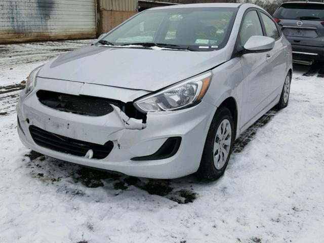 KMHCT4AE0HU292142 - 2017 HYUNDAI ACCENT SE SILVER photo 2