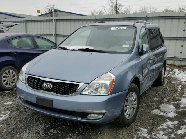 KNDMG4C78E6578946 - 2014 KIA SEDONA LX BLUE photo 2