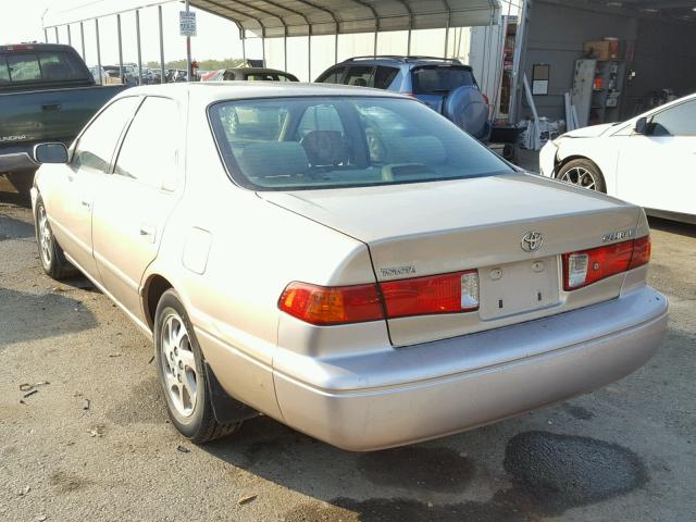 JT2BG22K2Y0482022 - 2000 TOYOTA CAMRY CE TAN photo 3