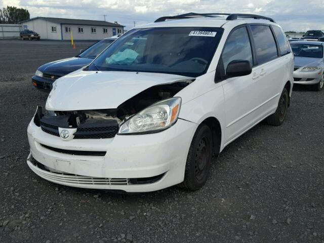 5TDZA23C14S102271 - 2004 TOYOTA SIENNA CE WHITE photo 2