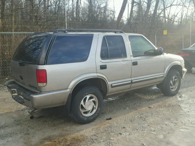 1GNDT13W6Y2116745 - 2000 CHEVROLET BLAZER TAN photo 4