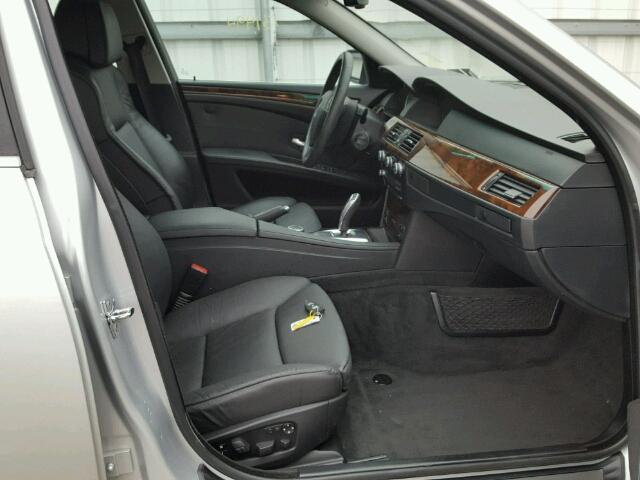 WBANV93548CZ69889 - 2008 BMW 535 XI SILVER photo 5