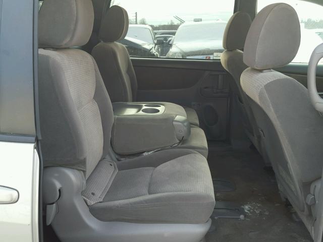 5TDKK4CC6AS310068 - 2010 TOYOTA SIENNA CE SILVER photo 6