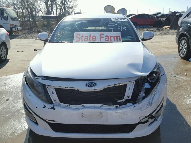 5XXGM4A70FG406955 - 2015 KIA OPTIMA LX WHITE photo 9