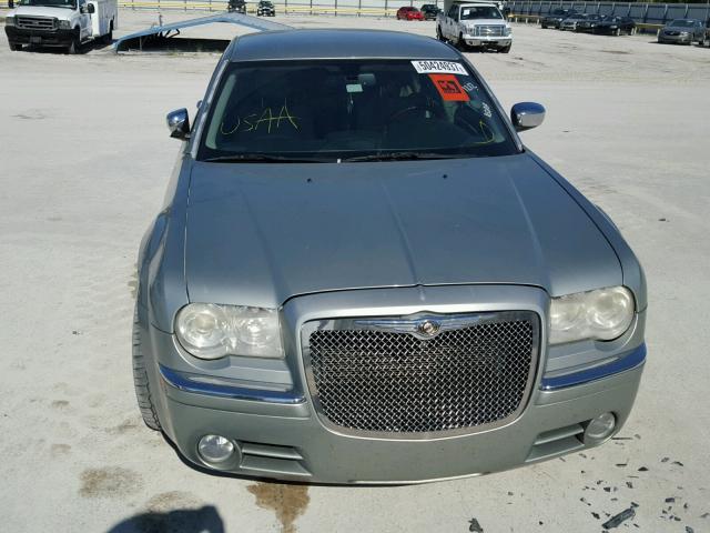 2C3KA63H56H405824 - 2006 CHRYSLER 300C GREEN photo 9