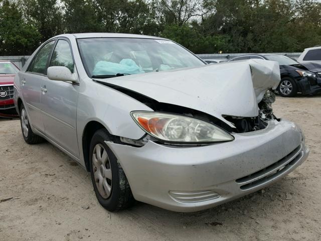 4T1BE32K52U004479 - 2002 TOYOTA CAMRY LE SILVER photo 1