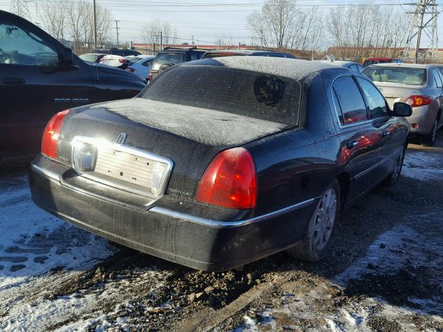 1LNHM82V07Y601298 - 2007 LINCOLN TOWN CAR S BLACK photo 4