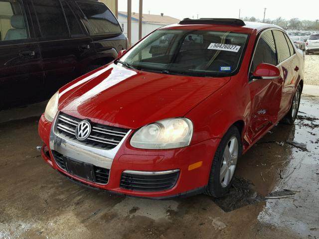 3VWRM71K98M130949 - 2008 VOLKSWAGEN JETTA SE RED photo 2