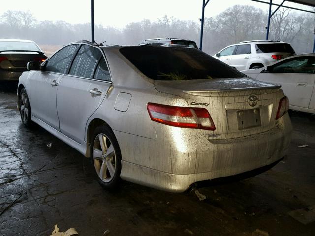 4T1BF3EK2BU702279 - 2011 TOYOTA CAMRY BASE SILVER photo 3