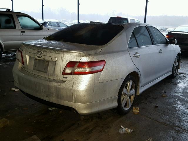 4T1BF3EK2BU702279 - 2011 TOYOTA CAMRY BASE SILVER photo 4