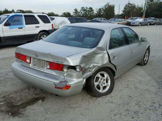 4T1BG22K5YU645547 - 2000 TOYOTA CAMRY CE SILVER photo 4