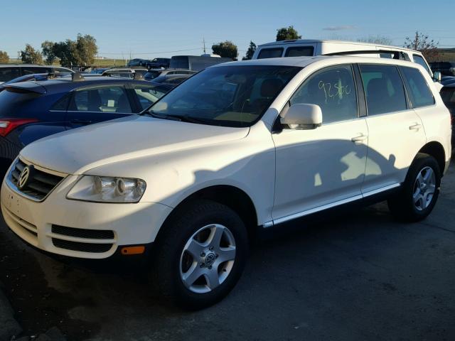 WVGZG77LX5D067275 - 2005 VOLKSWAGEN TOUAREG 3. WHITE photo 2