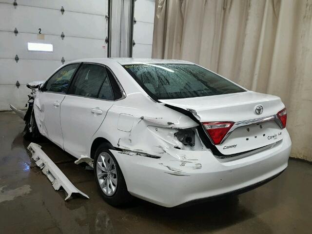 4T4BF1FK5FR469254 - 2015 TOYOTA CAMRY LE WHITE photo 3