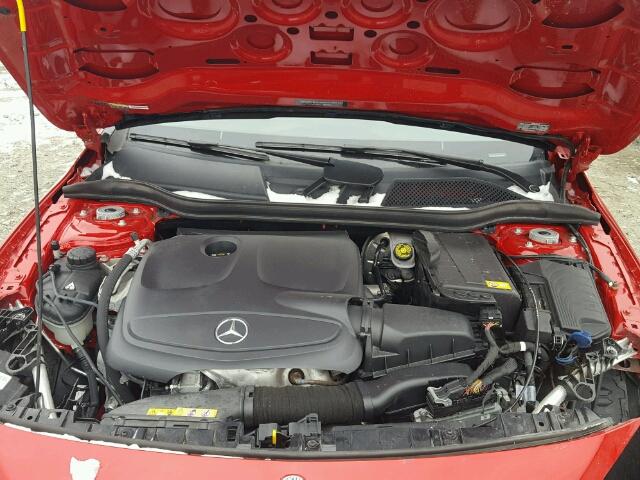 WDCTG4GB8FJ033042 - 2015 MERCEDES-BENZ GLA 250 4M RED photo 7