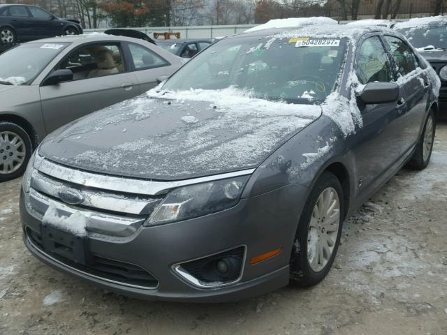 3FADP0L30AR135585 - 2010 FORD FUSION HYB GRAY photo 2