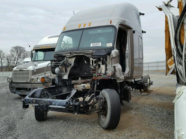 3AKJGLDRXDSBV3662 - 2013 FREIGHTLINER CASCADIA 1 SILVER photo 2