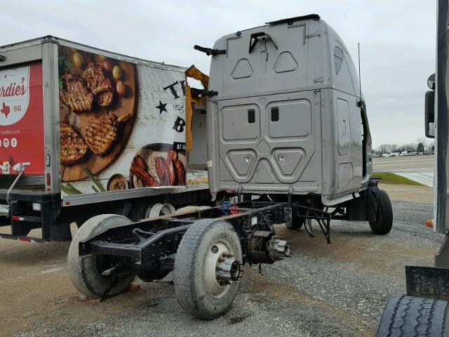3AKJGLDRXDSBV3662 - 2013 FREIGHTLINER CASCADIA 1 SILVER photo 4