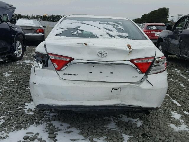 4T1BF1FK4HU709990 - 2017 TOYOTA CAMRY LE WHITE photo 9
