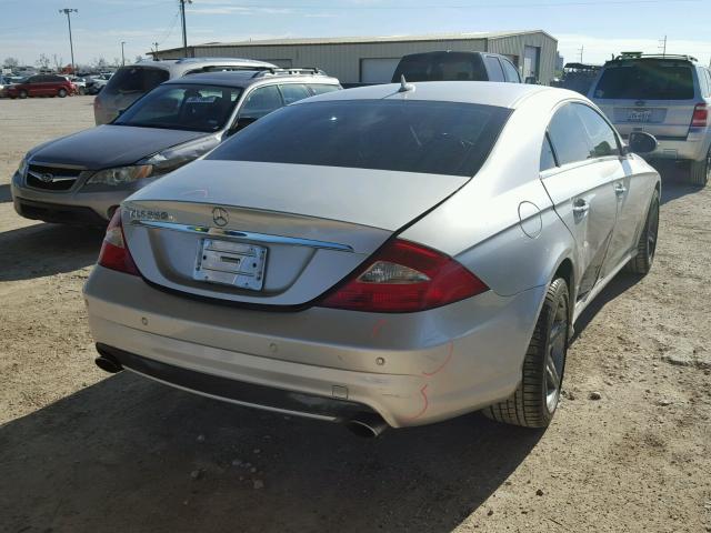 WDDDJ72X98A120277 - 2008 MERCEDES-BENZ CLS 550 SILVER photo 4