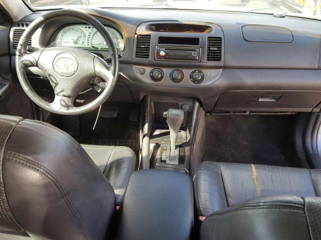 JTDBF30K420005215 - 2002 TOYOTA CAMRY LE 棕色 照片 9