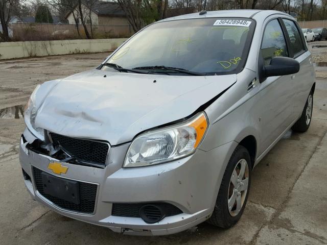 KL1TD66EX9B331278 - 2009 CHEVROLET AVEO LS SILVER photo 2