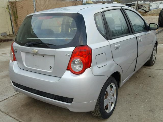 KL1TD66EX9B331278 - 2009 CHEVROLET AVEO LS SILVER photo 4