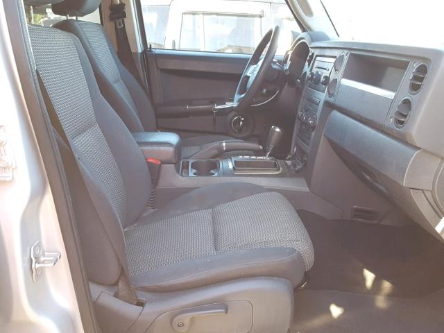 1J4RG4GK5AC130397 - 2010 JEEP COMMANDER SILVER photo 5