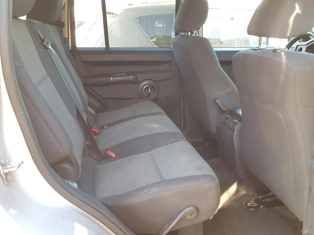 1J4RG4GK5AC130397 - 2010 JEEP COMMANDER SILVER photo 6