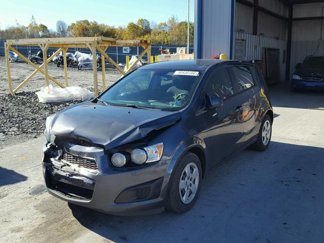 1G1JA6SH6D4201433 - 2013 CHEVROLET SONIC LS CHARCOAL photo 2