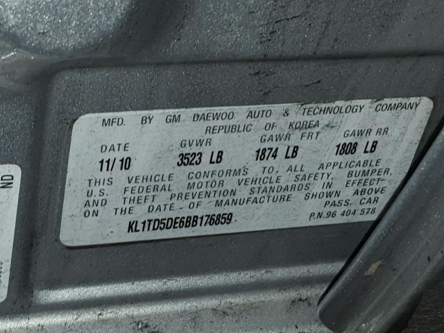 KL1TD5DE6BB176859 - 2011 CHEVROLET AVEO LS SILVER photo 10