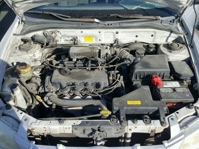 KMHCF35G11U155794 - 2001 HYUNDAI ACCENT L GRAY photo 7